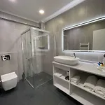 On4 & Hotel *