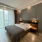 Hotel On4 &